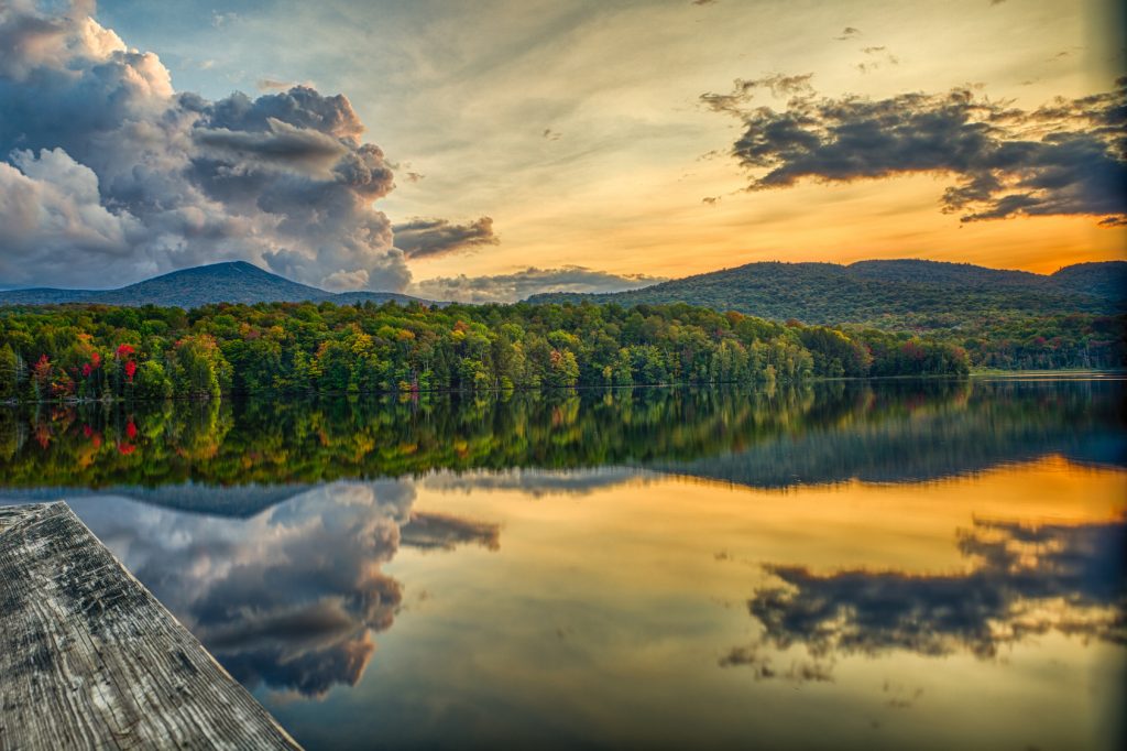 fall-leaf-colors-green-mountains-vermont