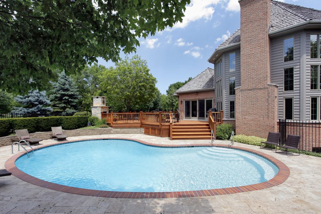 patio-deck-pool-chicago-il