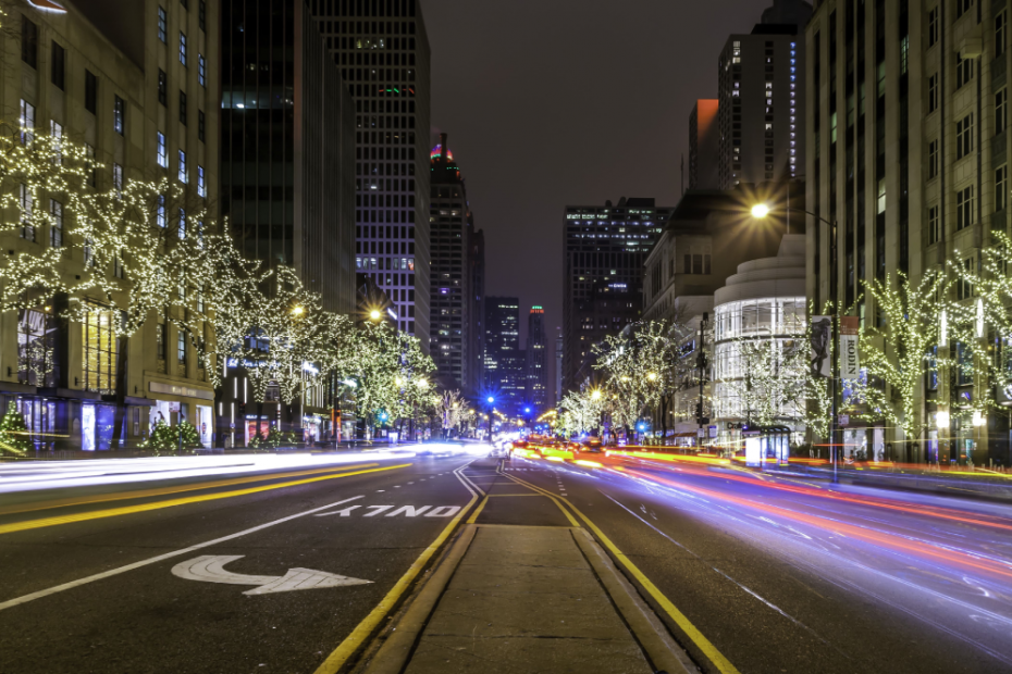 magnificent-mile-christmas-lights-winter-chicago-il-min